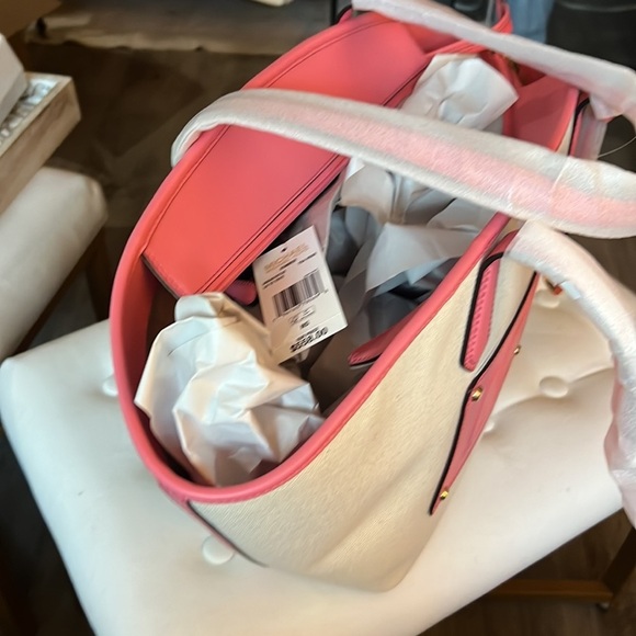 NWT Michael Kors Kimber Tea Rose Tote - Picture 2 of 3